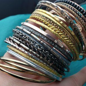 2/15$ Lot of 30 thin metal bracelets